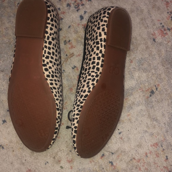 Gianni Bini washable leopard flats. Size 9.5 - Picture 2 of 2